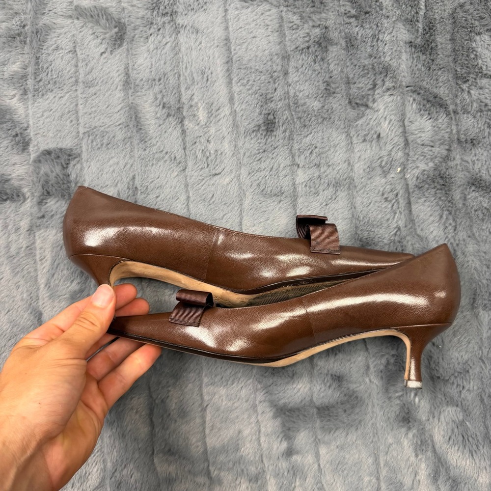 Antonio Melani Pumps Women 7M Brown Leather Pointed Toe Bow Kitten Heel - Picture 2 of 10